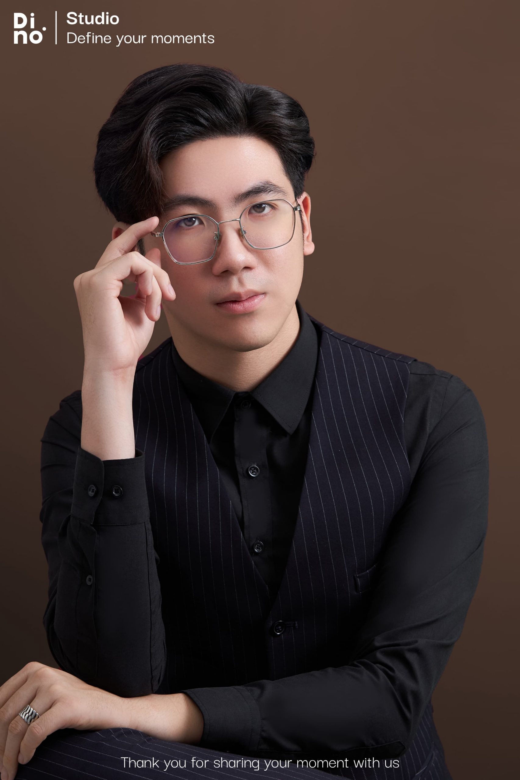 Gợi ý pose tạo dáng cosplay ngồi